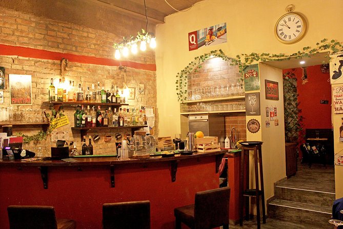 Regional food and wine tasting - Meet the Guide: A Local with Sommelier Training