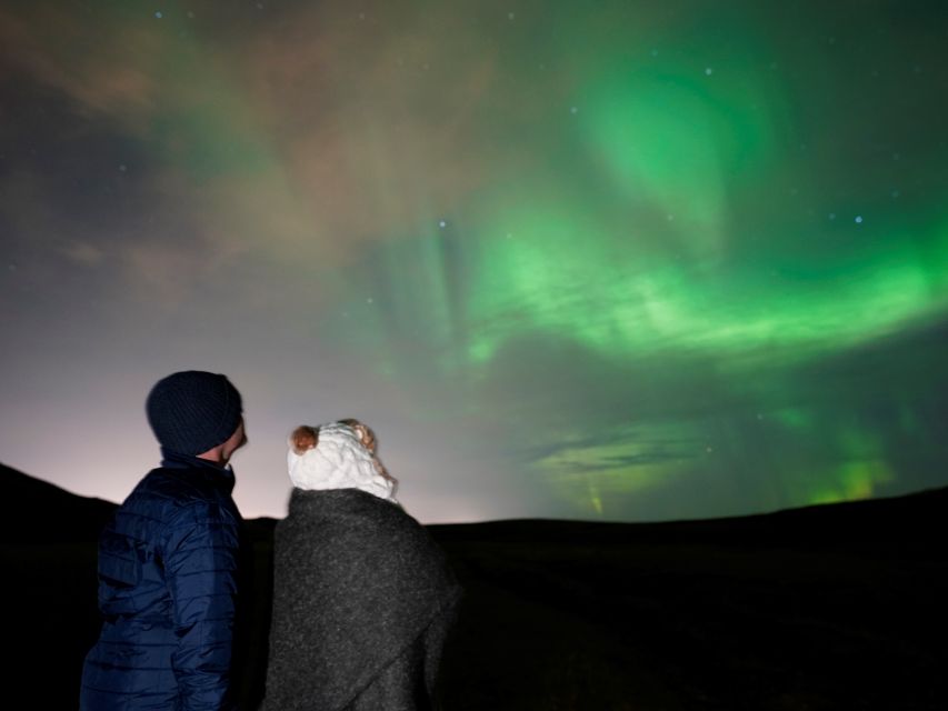 Reykjavik: Aurora Minibus w/ Pro Photos & Free Retry - Small Group and Custom Access to Exclusive Viewing Spots