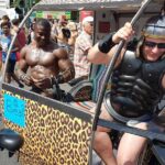 Rickshaw Tours Berlin - Groups of up to 16 people with several rickshaws - The Starting Point at Brandenburg Gate