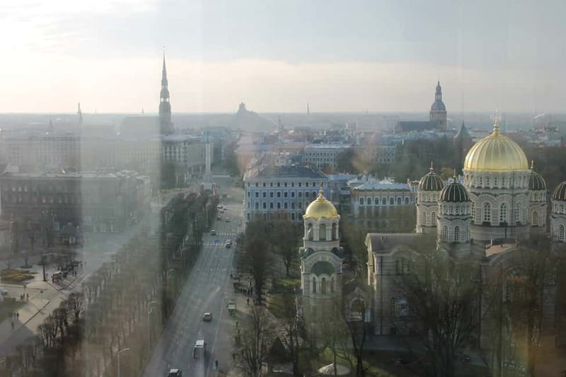 Riga: 1-Hour Old Town Tour - From the Liberty Monument to Riga’s Medieval Walls