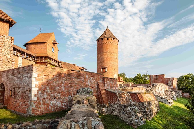 Riga to Sigulda & Cesis: Explore Latvias Medieval Castles - Exploring Gutmanis Cave and Its Legends