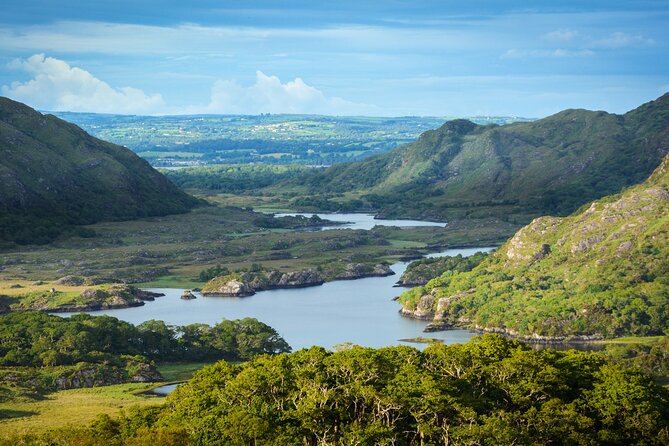 Ring of Kerry: Portmagee and Skellig Ring Tour from Killarney - Exploring Portmagee: A Quaint Fishing Village with Local Charm