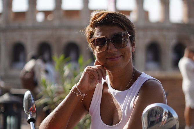 Roma City Vespa tour Big Group - Starting Point at the Colosseum
