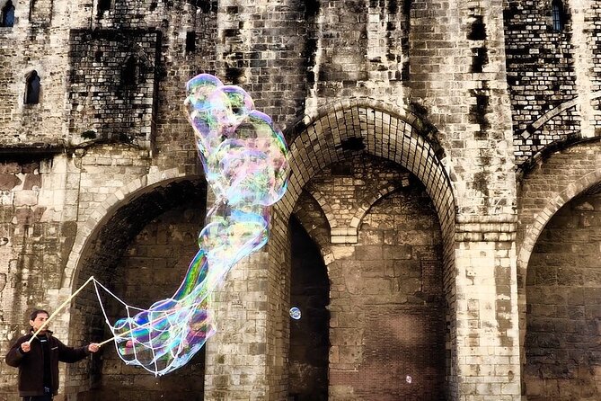 Roman & Gotic & Gaudi in Barcelona: private walking tour - Visiting Barcelona Cathedral and the Royal Palace