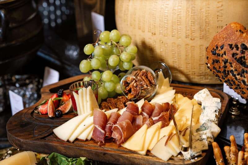 Romantic Dinner at Bovinos Steakhouse - The Setting: Intimate Atmosphere at Bovinos Steakhouse