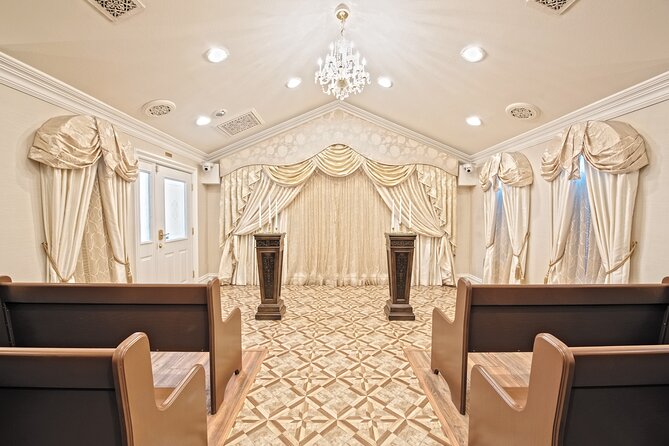 Romantic Las Vegas Wedding Package - Selection of Wedding Venues: Victorian and Rustic Options