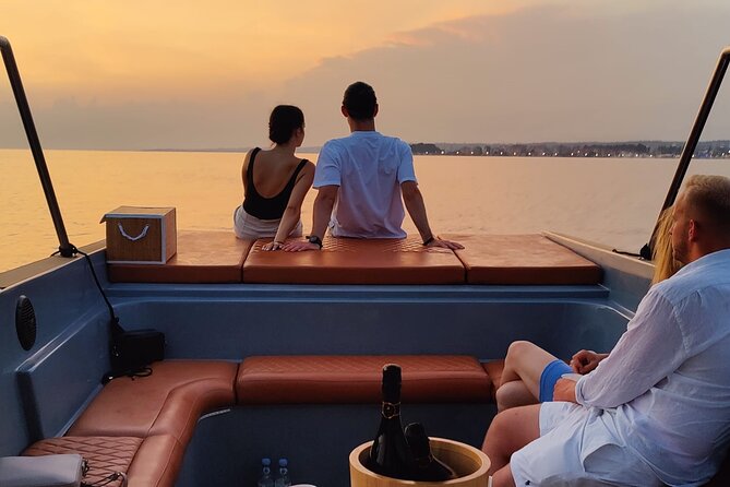 Romantic Luxury Sunset Boat Tour with Aperol Spritz - Listening to the World-Famous Sea Organ Up Close