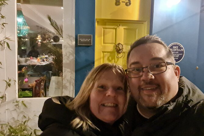 Romantic Notting Hill: Self-Guided Love Story Puzzle Walk - Starting Point at 82 Portobello Road and the First Puzzle