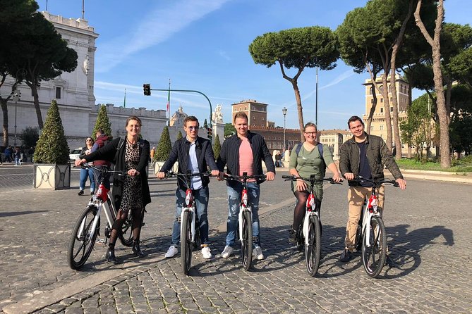 Rome by bike - Classic Rome Tour - Visiting the Roman Forum and Trajan’s Markets
