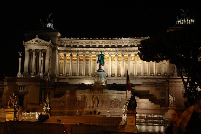 Rome By Night Private Tour from your Hotel in Rome - Climbing to Gianicolo Hill for Stunning Views and Prosecco