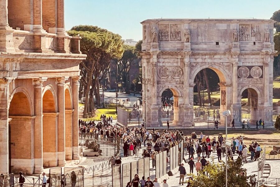 Rome: Colosseum, Palatine Hill and Roman Forum Guided Tour - Starting at the Colosseum’s Exterior and Inside