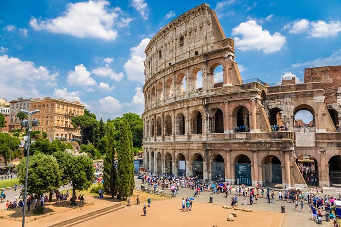 Rome: Colosseum, Roman Forum, and Palatine Hill Guided Tour - Palatine Hill: The Legendary Birthplace of Rome