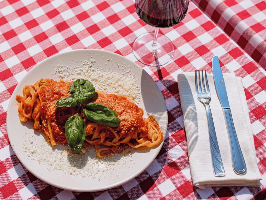 Rome: Fettuccine Pasta Cooking Class in Rome's City Center - How the Chef Guides You Through Pasta Preparation