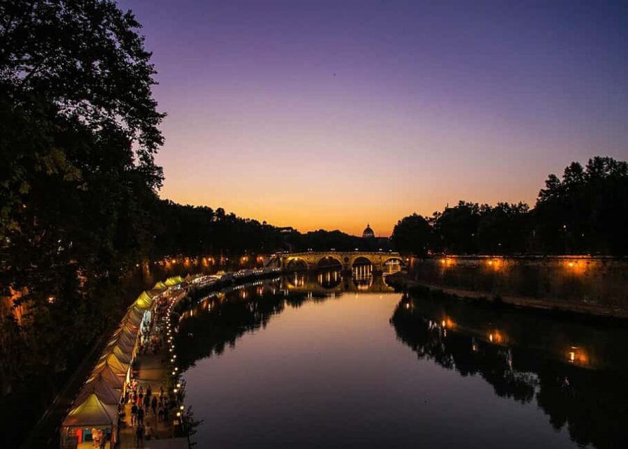 Rome Ghost Tour: Giordano Bruno, Haunted Prisons & Monks - Exploring Medieval Backstreets with Ghostly Echoes