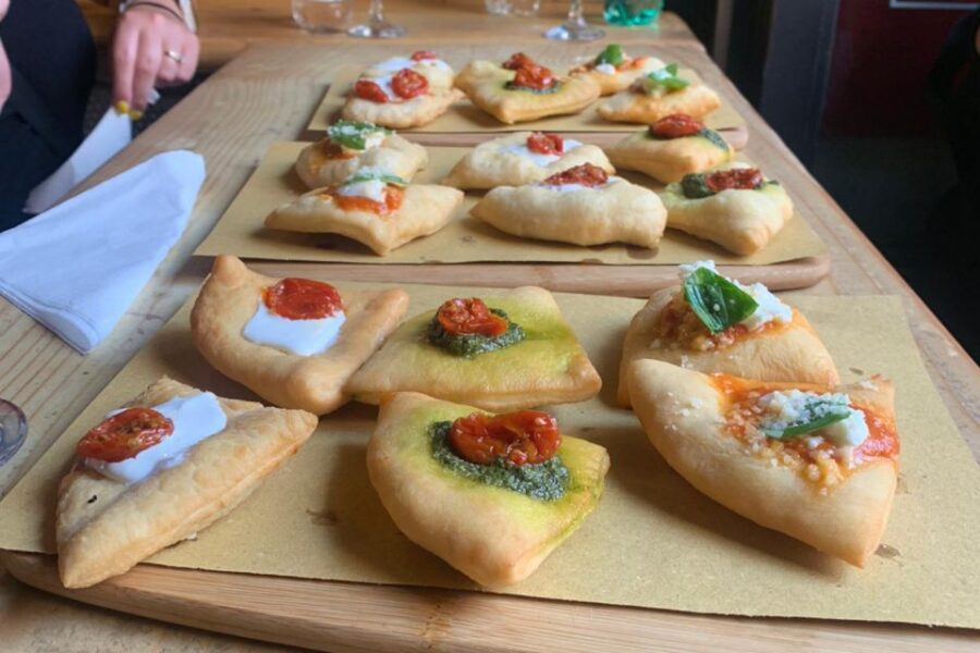 Rome: Gourmet Pizza at Sunset Near the Colosseum - Exploring the Trendy Monti Neighborhood of Rome