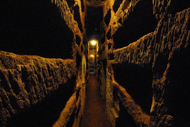 Rome: Small Group Underground Catacombs Tour - Exploring the Catacombs of Domitila