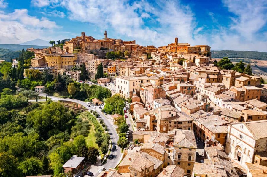 Rome: Tuscany & Montepulciano Day Trip with Lunch & Wines - Exploring Montepulciano with a Local Guide