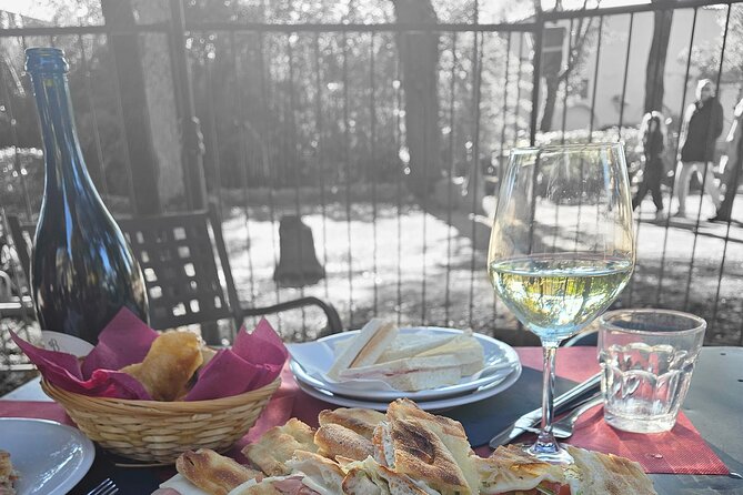 Rome Villa Borghese Lake Rowing Boat Tour and Aperitif - The Unique Experience of Self-Guided Rowing in Rome