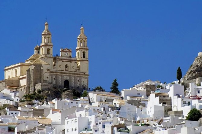 Ronda and White Villages Guided Day Tour from Seville - Exploring Ronda’s Historic Old Town