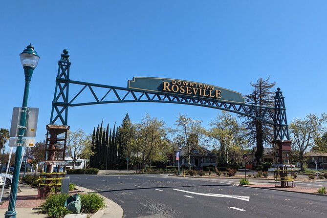 Roseville California Scavenger Hunt Walking and Game - Navigating Roseville’s Town Square and Historic Trains