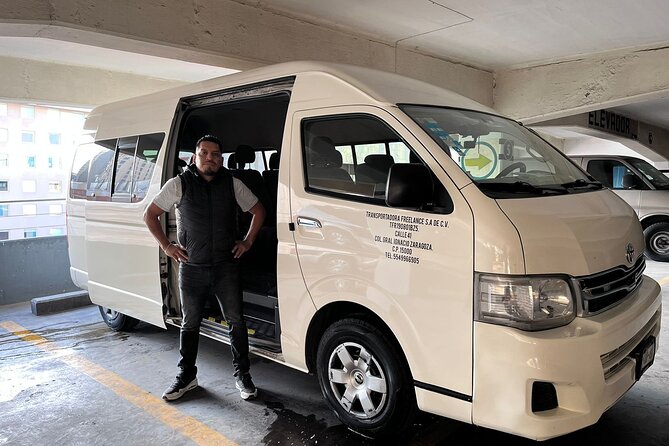 Roundtrip Transfer: QRO Airport to Queretaro City - Inside the Private Vehicle: Comfort and Refreshments