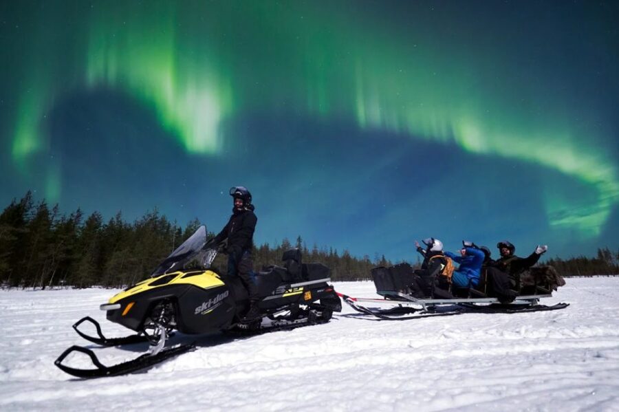 Rovaniemi: Northern Lights Sleigh Ride - From Snowmobile-Driven Sleighs to Frozen Lake Destinations
