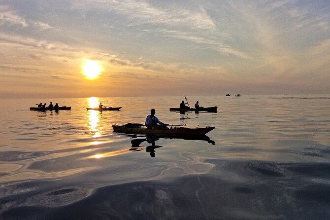 Rovinj Sunset kayaking tour - A Relaxing Sunset With Drinks and Memories