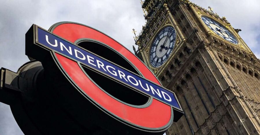 Royal London: from Saxons to Tudors & Stuarts Walking Tour - Discovering the Site of London’s Largest Royal Palace