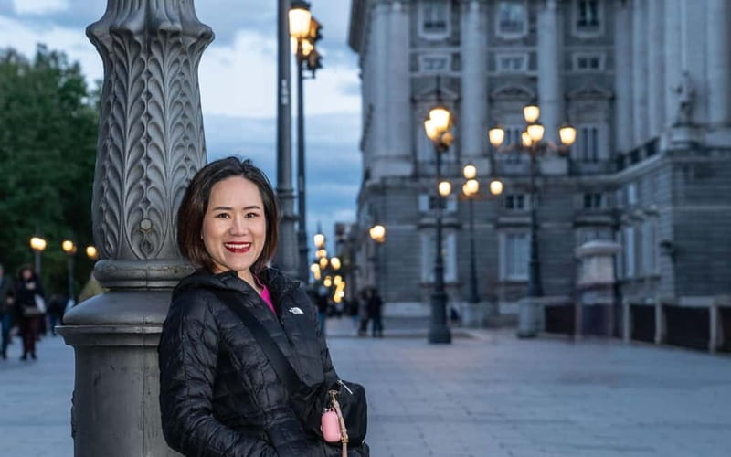 Royal Palace, Sol & Plaza Mayor Professional Photoshoot - Starting at Sol: The Heart of Madrid