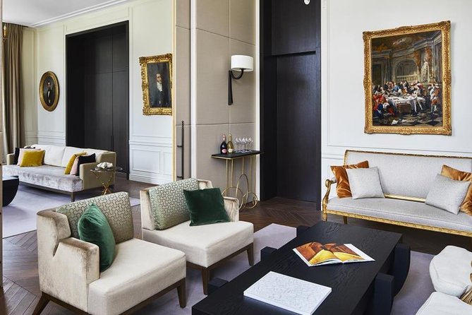 Ruinart champagne special tour - Vineyard Discovery at Le Phare de Vezernay