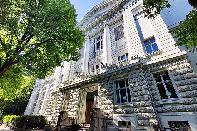 ryddle Walking Tour TRAILS OF TIME - The Historic Heart of Grindelviertel
