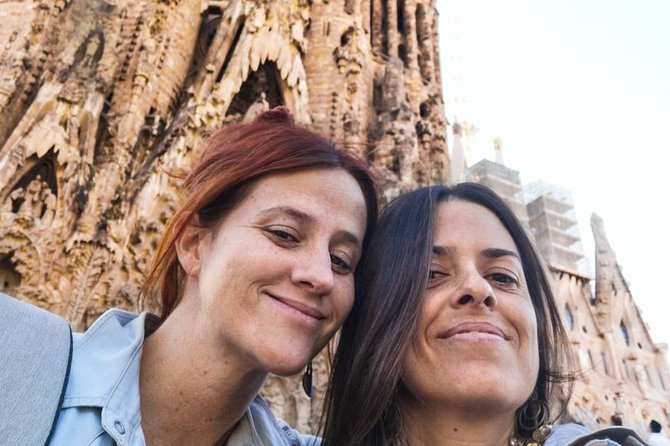 Sagrada Familia and Gaudi Private Tour with Skip the Line Tickets - Convenient Meeting Point and Easy Access to Barcelona’s Highlights