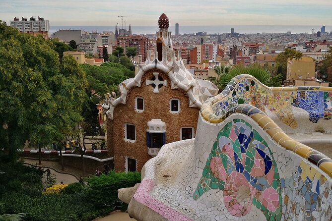 Sagrada Familia and Guell Park Small Group Tour: Drink and Tapa - Key Points