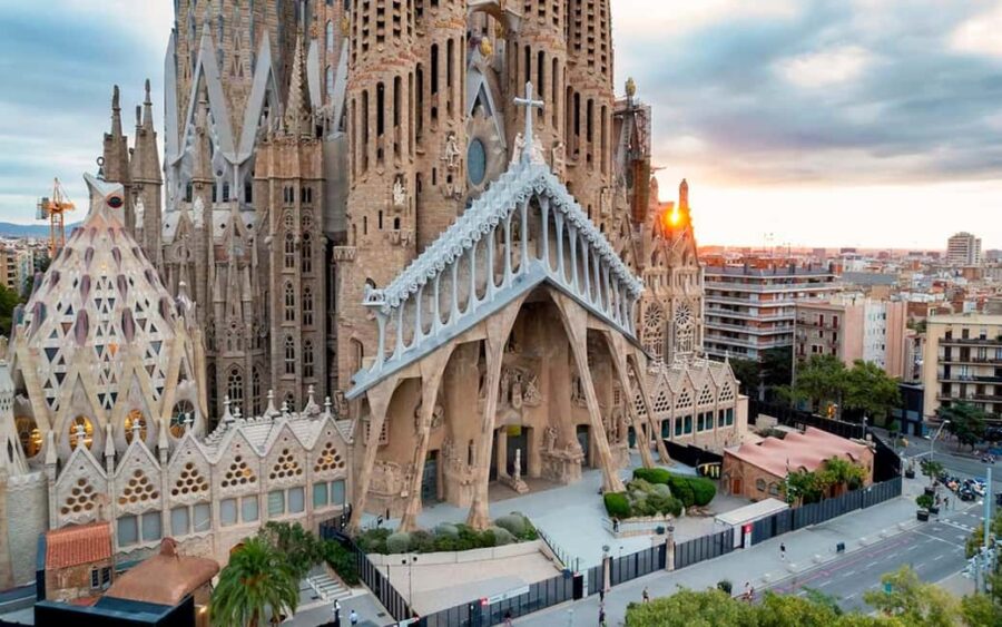 Sagrada Familia Exterior: The Secrets of the Facades - The Unique Focus on Gaudí’s Facades and Their Symbolism