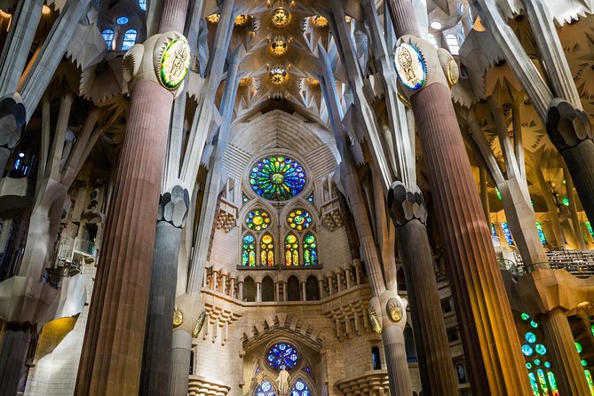 Sagrada Familia: Fast Track Guided Tour with optional Tower - Inside the Sagrada Familia: A Marvel of Design and Symbolism
