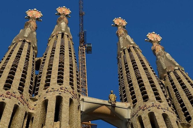Sagrada Familia Private Tour with Skip-the-Line Ticket - Starting at the Façana del Naixement in Barcelona