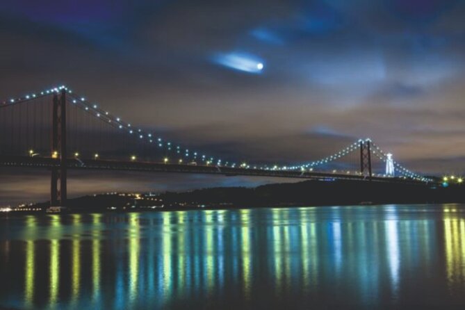 Sail & Dine Sailboat Tour With Sunset - What Makes the Sunset Cruise Stand Out in Lisbon