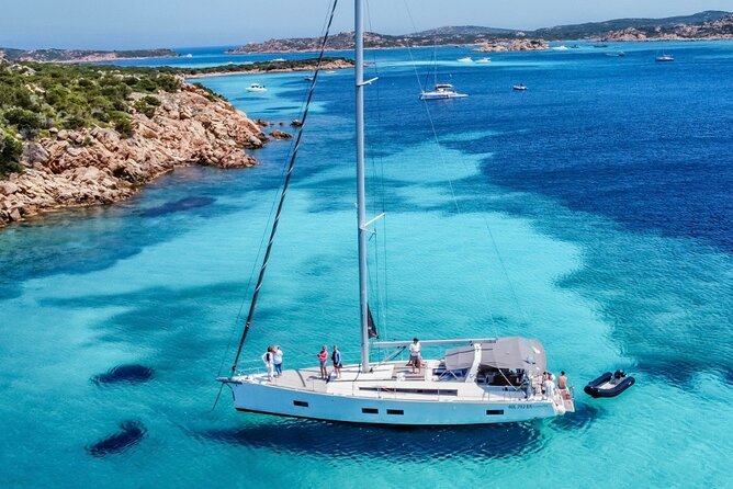 Sailing boat tour in the La Maddalena archipelago - The Departure Point and Group Size