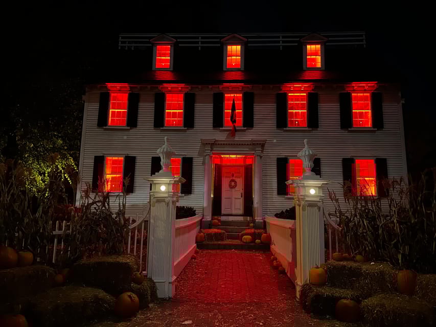 Salem, MA: Hocus Pocus Movie Guided Walking Tour - Visiting the Iconic Movie Locations in Salem