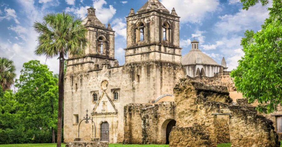 San Antonio Mission Trail Private Guided Tour - Exploring La Villita Historic Arts Village