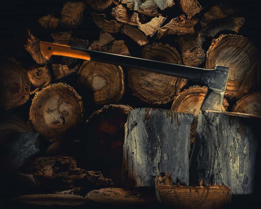 San Diego: Axe and Knife Throwing Experience - The Indoor Venue with a Bowling Alley Vibe