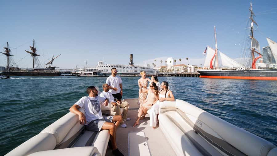 San Diego: Bennington Luxury Pontoon Rental - The Luxury of a Bennington Pontoon in San Diego Bay