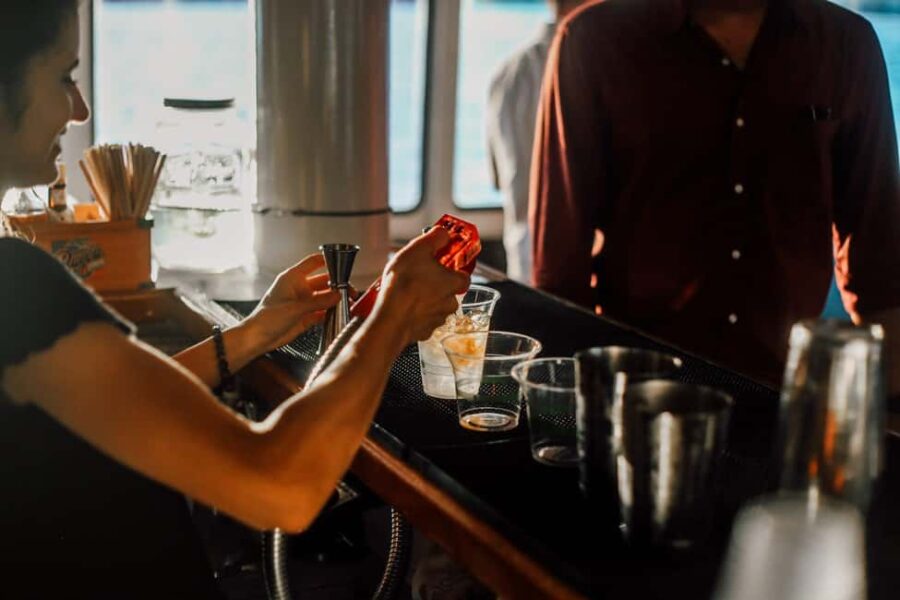 San Diego: Mission Bay Sunset Cruise - How the Sunset Unfolds Over Pacific Ocean from Mission Bay