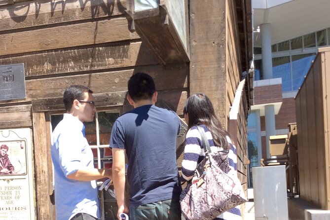 San Francisco Financial District Self-Facilitated Scavenger Hunt - Navigating the Financial District with Fun Clues