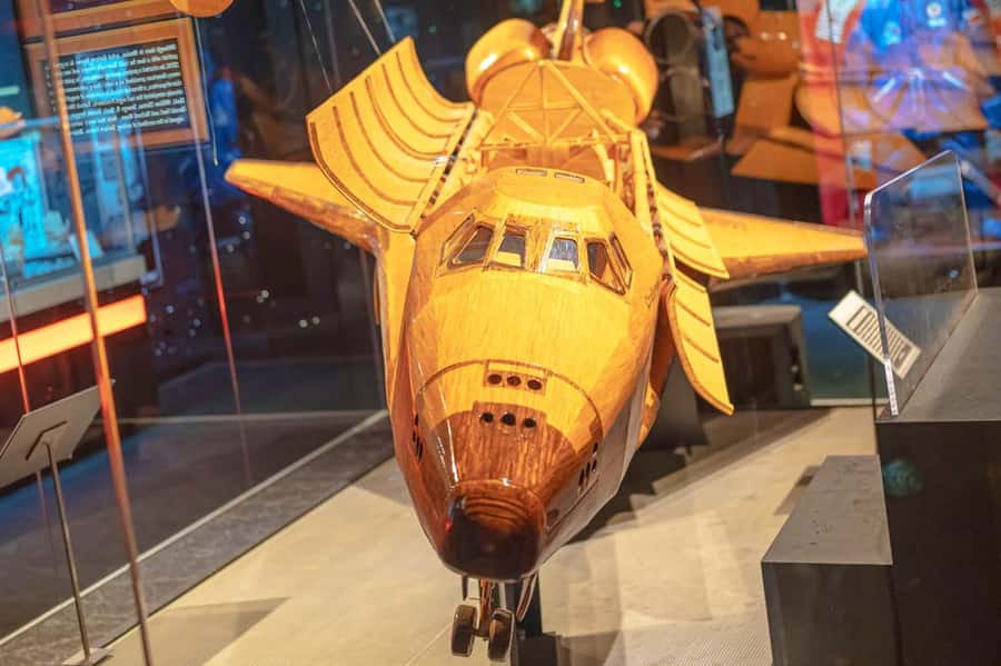 San Francisco:Ripley's Believe It or Not! 2 Attraction Combo - Navigating the Challenging Mirror Maze