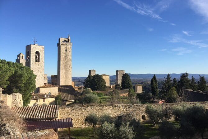 San Gimignano, Saffron and Vernaccia Wine from Florence - Exploring San Gimignano, the Manhattan of the Middle Ages