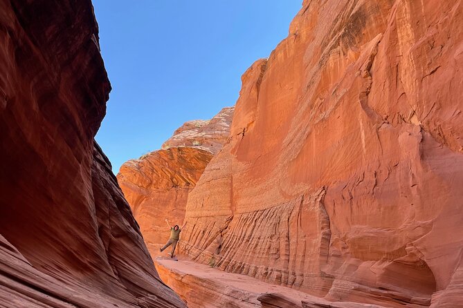 Sand Dune Canyon Tour through Antelope Canyon - The 3.5-Mile Desert Trek through Sand Dune Canyon