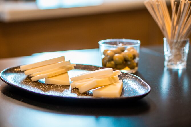 Sangria and Tapas Tasting Experience - The Guide and the Atmosphere