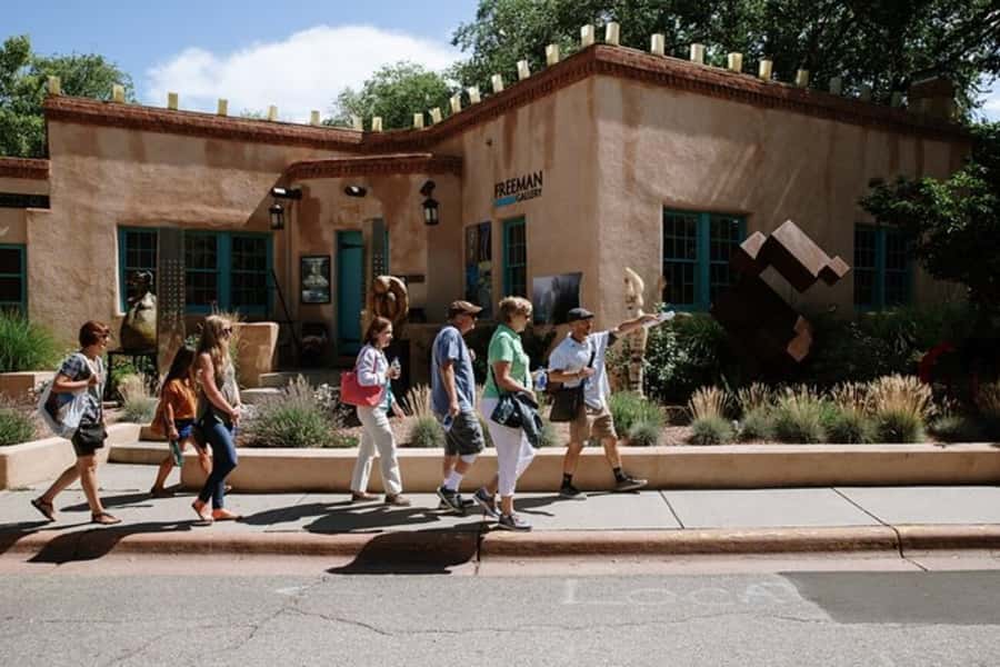 Santa Fe: Architectural Walking Tour & Wine Tasting - Meeting Point and Group Size for a Personalized Experience