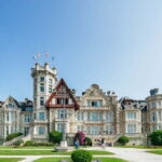 Santander: City Sightseeing Hop-On Hop-Off Bus Tour & Train - From the Old Town to the Cliffs at Faro de Cabo Mayor